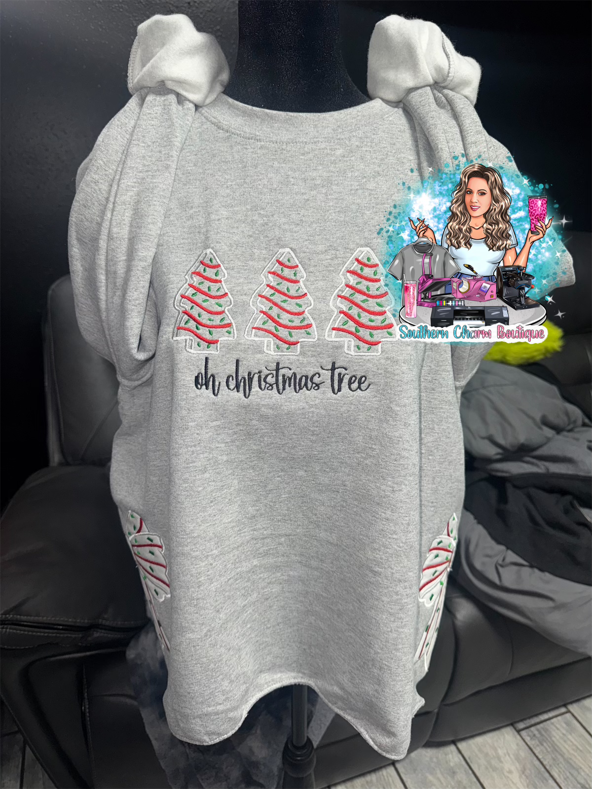 OH CHRISTMAS TREE EMBROIDERED SWEATSHIRT