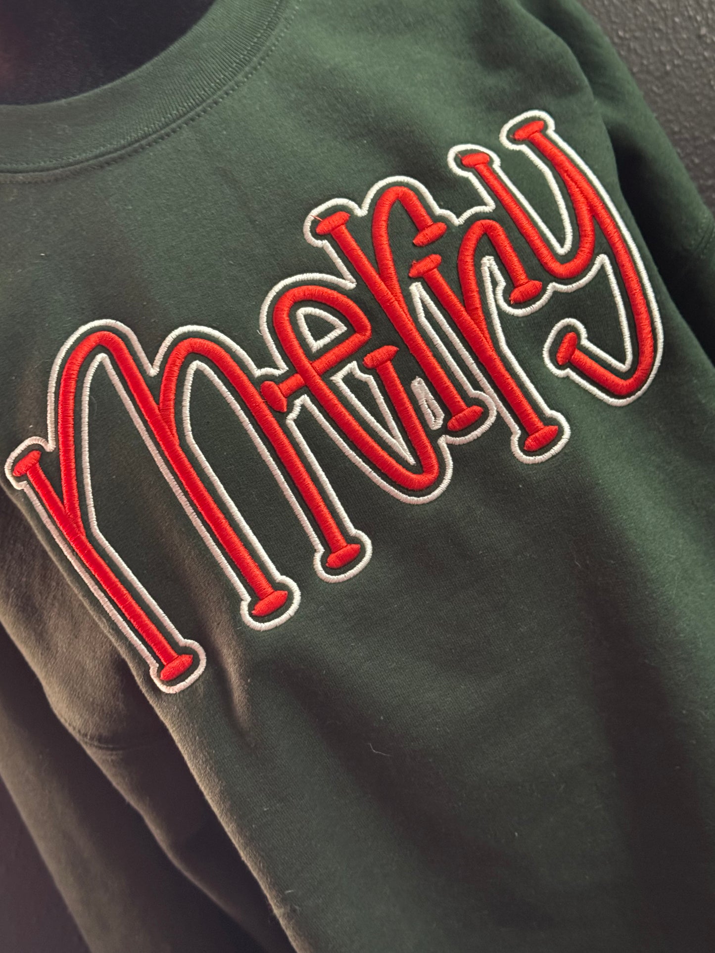 MERRY EMBROIDERED SWEATSHIRT